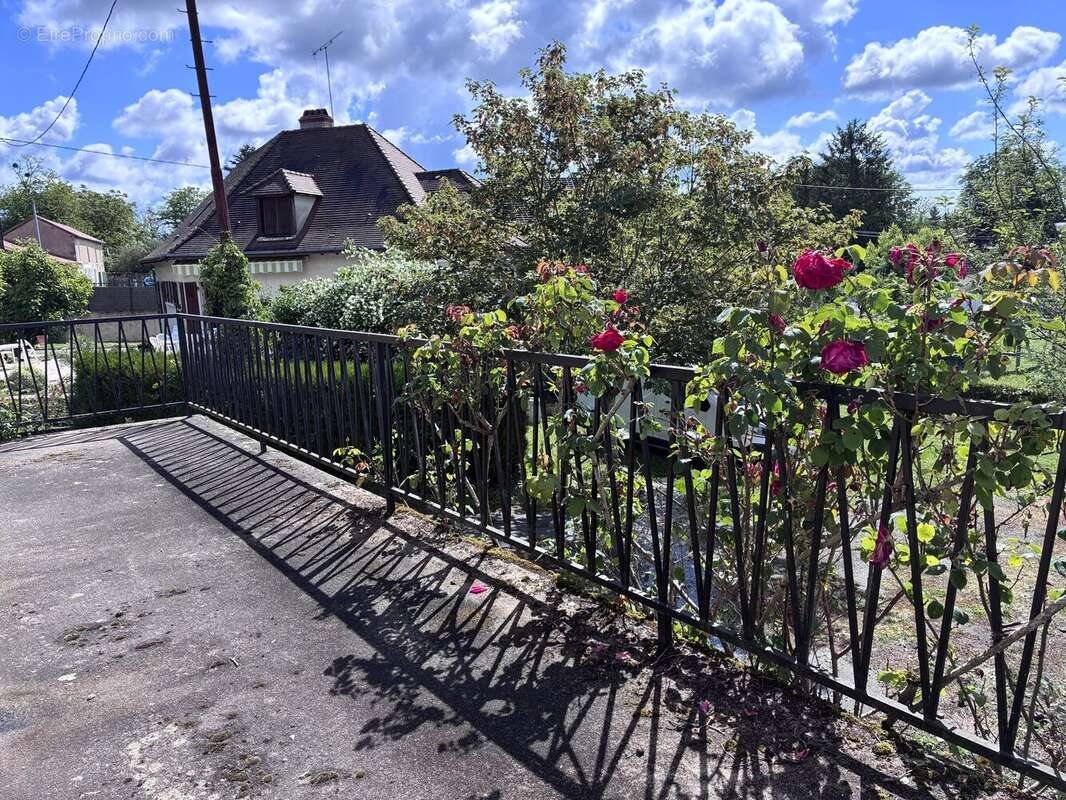 Maison à LA TRIMOUILLE