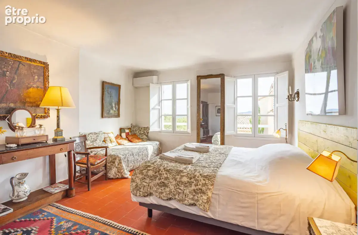 Grimaud : Maison de village 250 M2 avec terrasse, maison d'hôtes ou particulier - photo 17