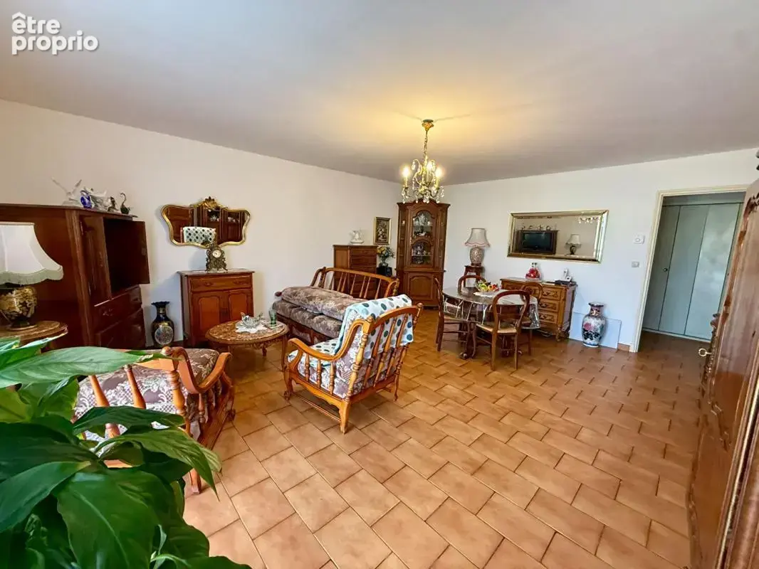 Appartement T3 de 77 m² vendu occupé avec terrasse parking et cave résidence avec ascenseur quartier Iéna Carcassonne - photo 6