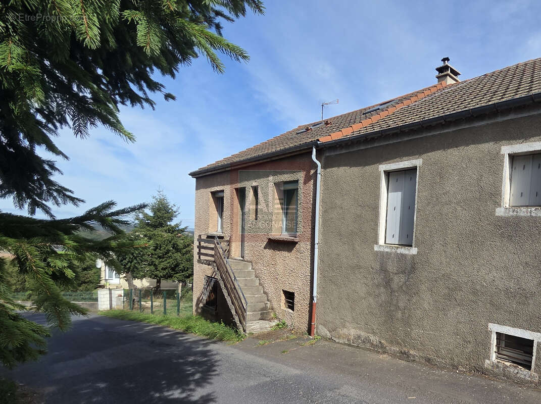 Maison à GRANDRIEU