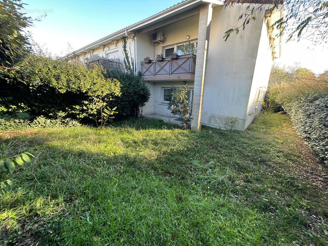 Appartement à VILLENAVE-D&#039;ORNON