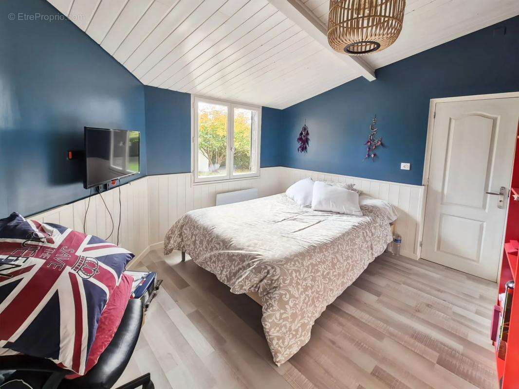 Maison à MONTREVAULT