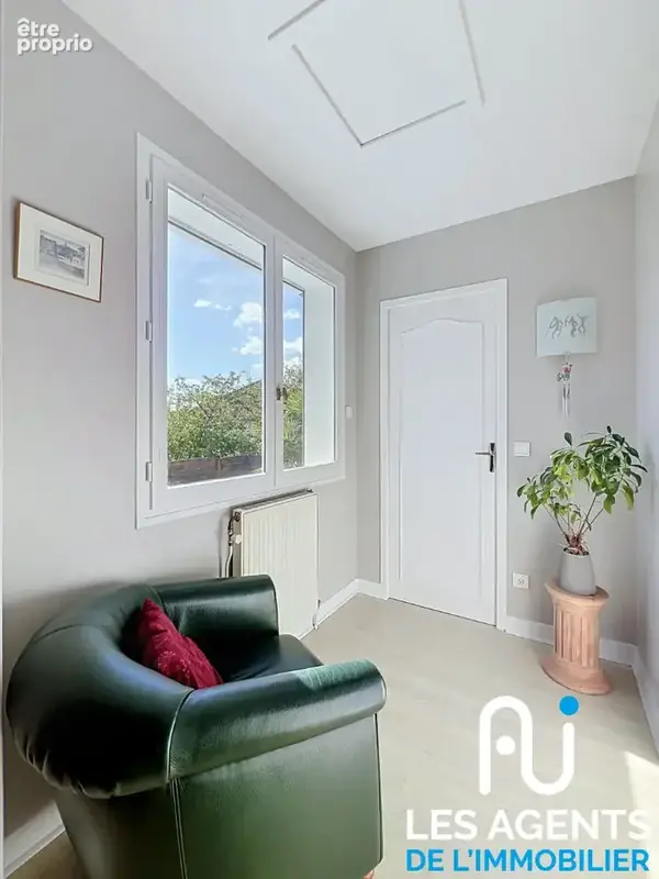 Maison Saint Denis De L'Hôtel 6 pièce(s) - photo 5