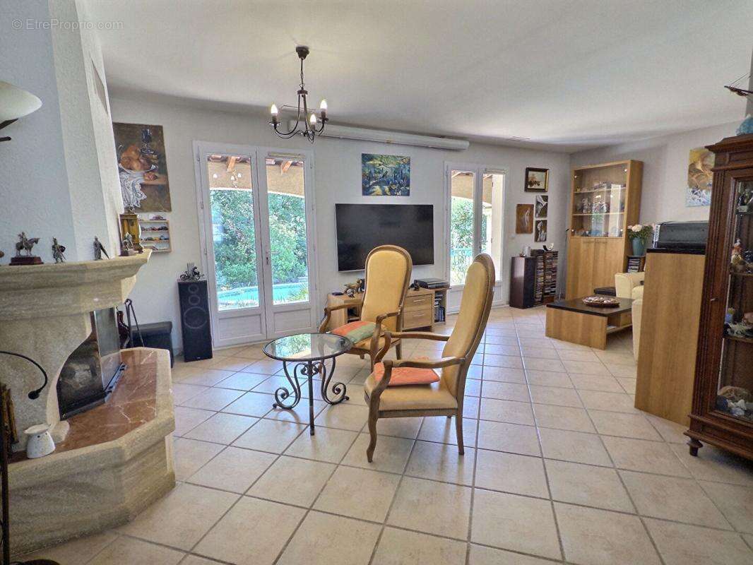 Maison à NANS-LES-PINS