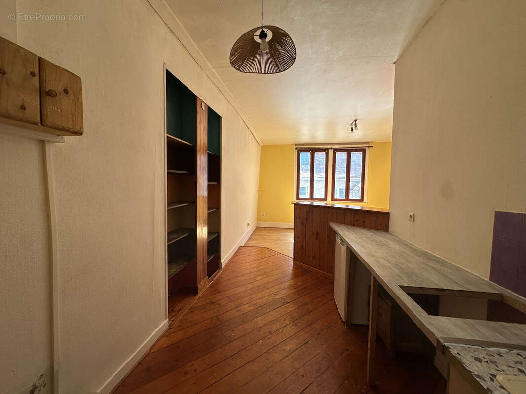 Appartement à rénover   Centre-ville de Besançon - photo 2
