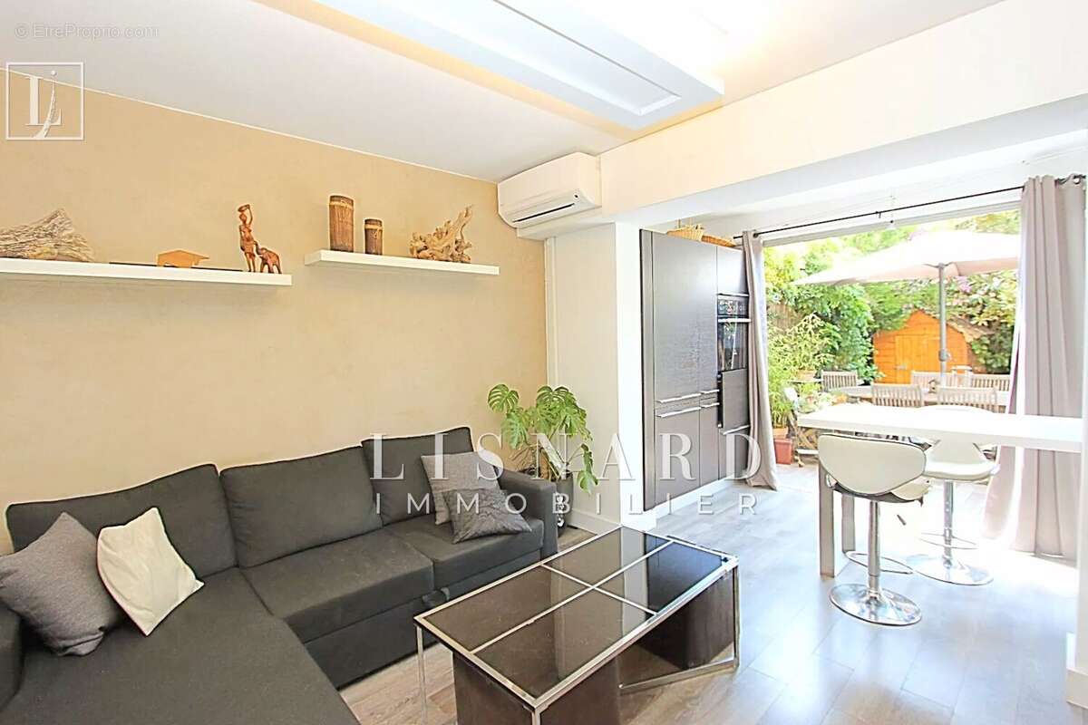 Appartement à VALLAURIS