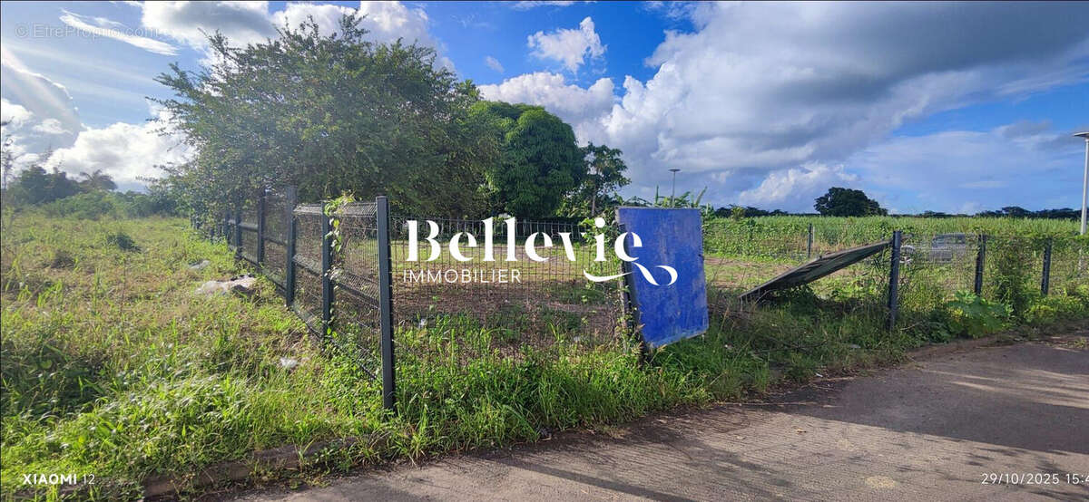 Terrain à BAIE-MAHAULT