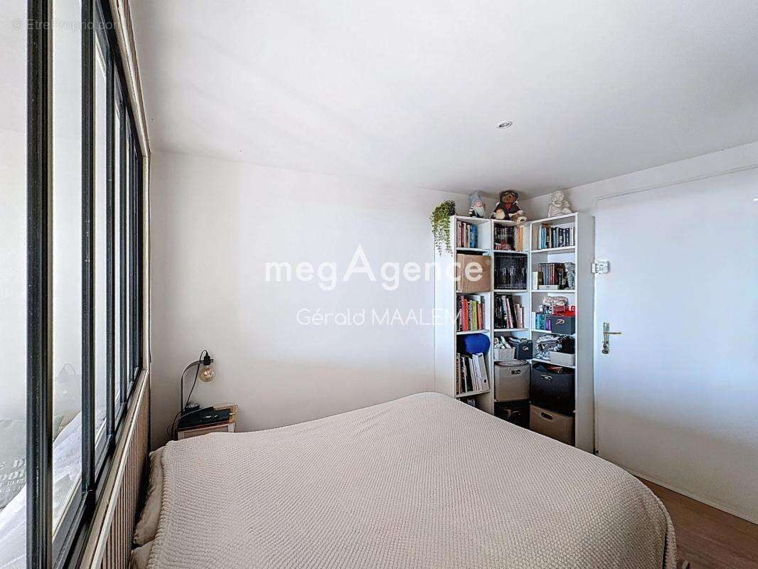 Appartement à ROQUEBRUNE-SUR-ARGENS