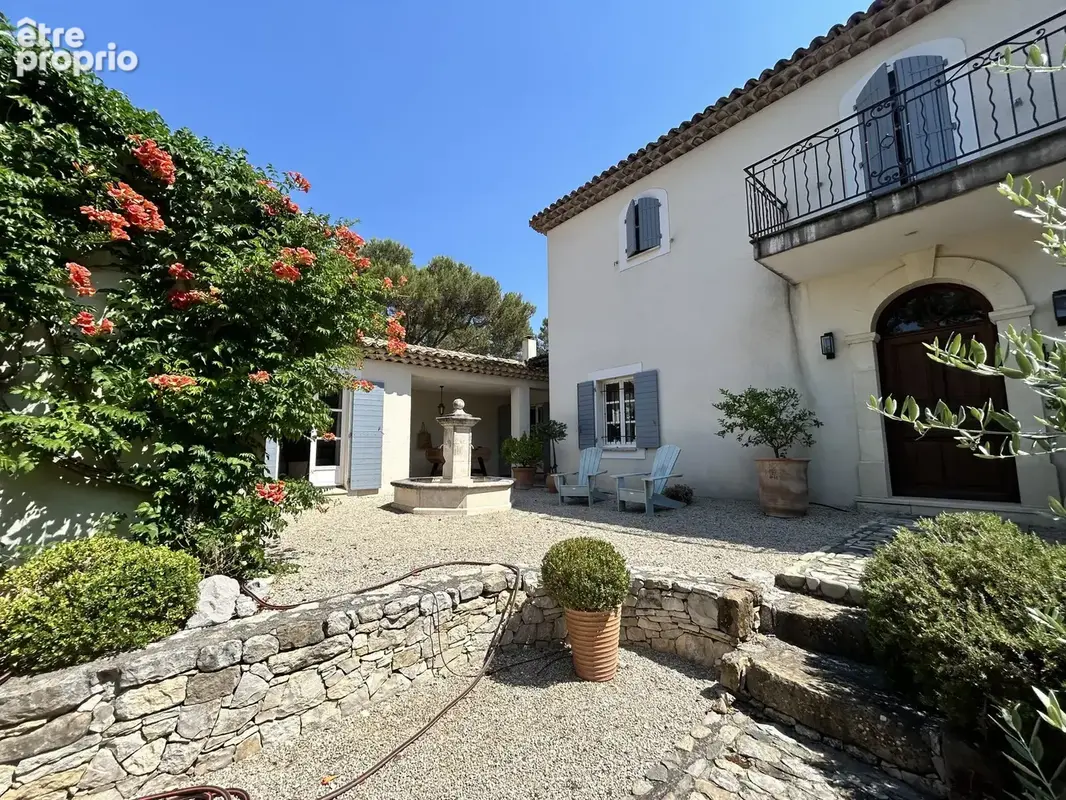 Maison 270 m² à Mallemort  - photo 7