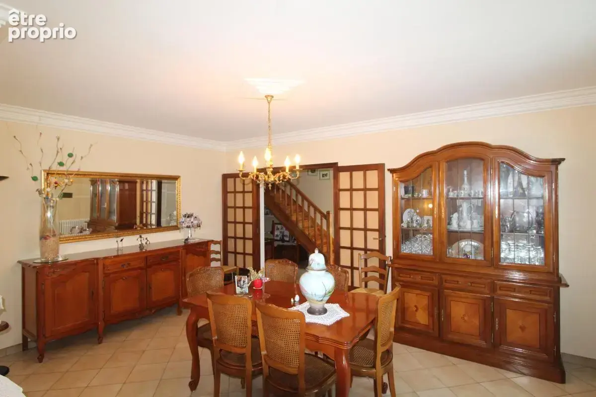 Maison familiale aux beaux volumes et grand terrain - photo 8