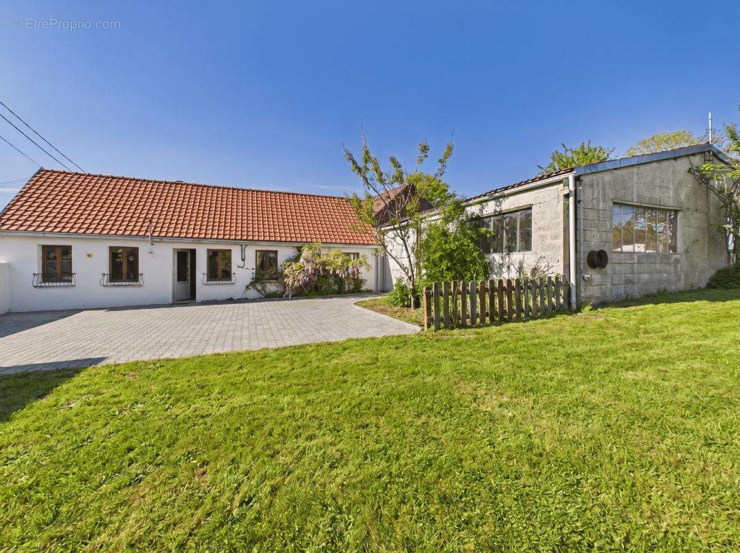 Maison à LECELLES