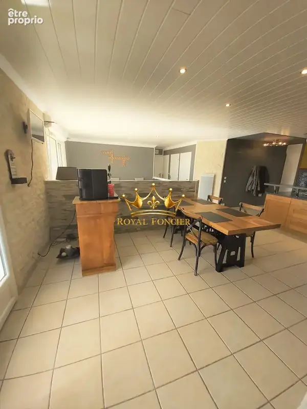 Maison 113 m² à Descartes  - photo 6