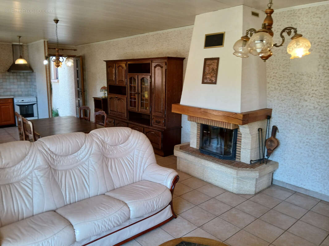 Maison à REYNES