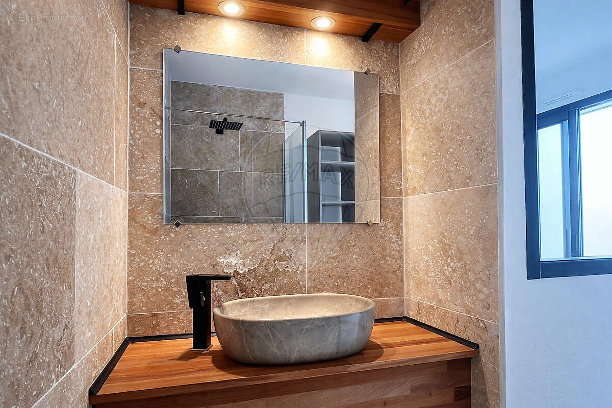 Maison à CHAILLEVETTE