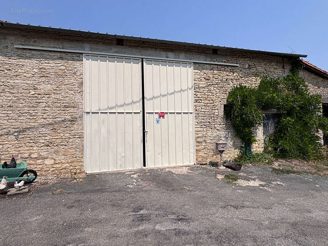 Maison de Campagne, Dépendances, Terrain et Potentiel de Gîte / Maison d'Hôtes - photo 13