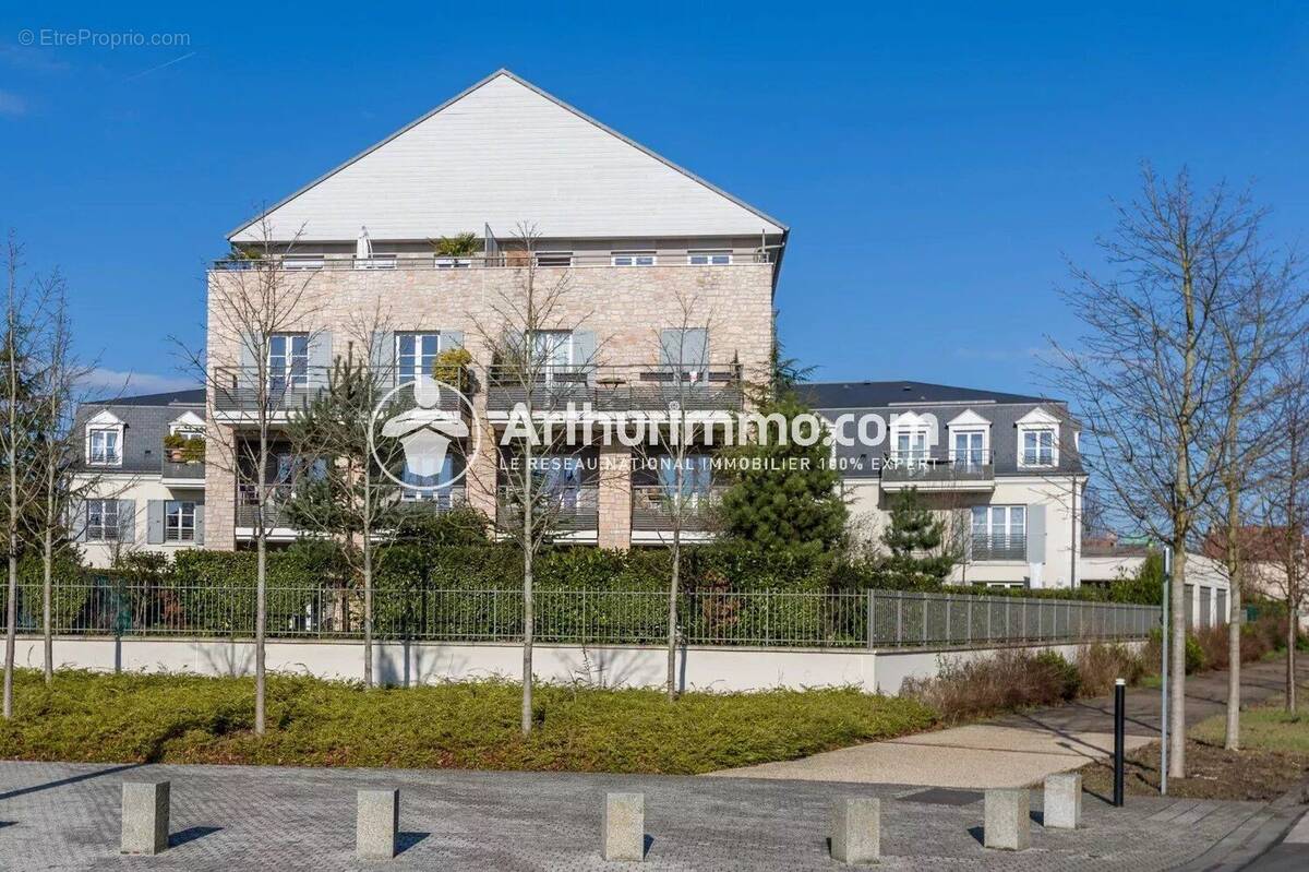 Appartement à SAINT-PIERRE-DU-PERRAY