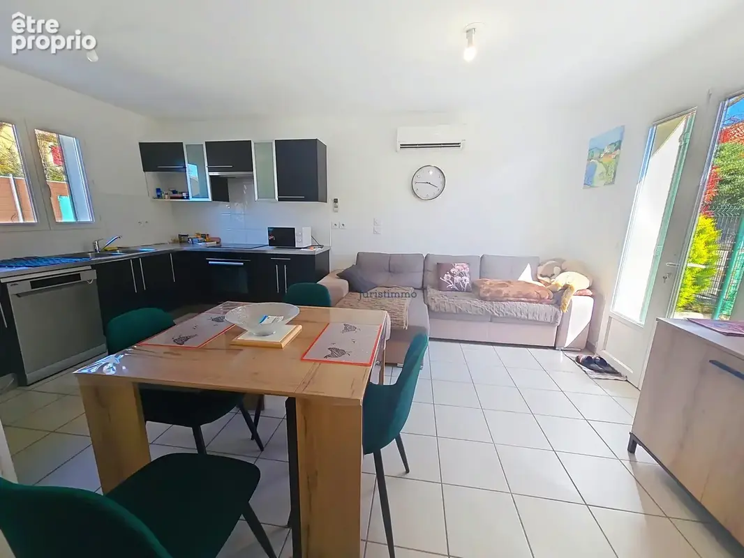 Charmante maison 'Prête à vivre', 3 chambres, jardin arboré garage et climatisation. - photo 2
