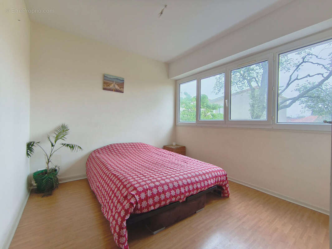 T4 avec Balcon/Parking - 73m2 - COGNAC - photo 7