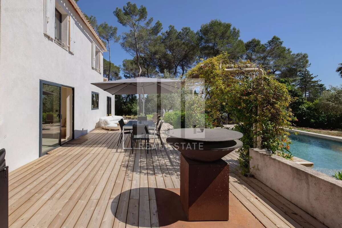 Maison à MOUGINS