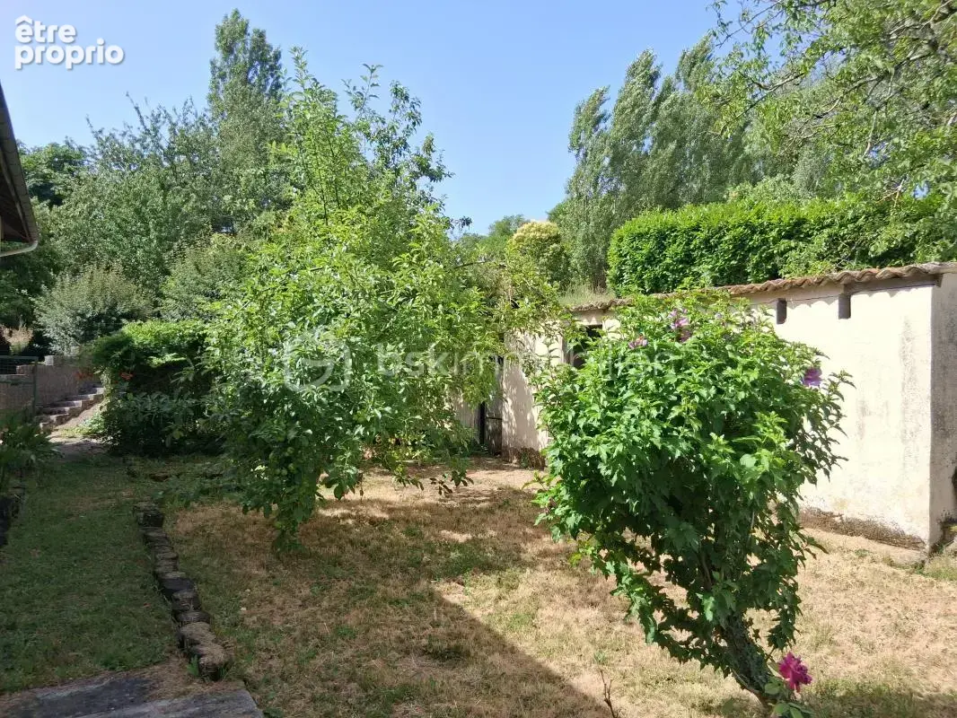 A SAISIR Maison familiale de 150 m² avec dépendances – Terrain arboré de 2 733 m² – Tombebœuf - photo 2