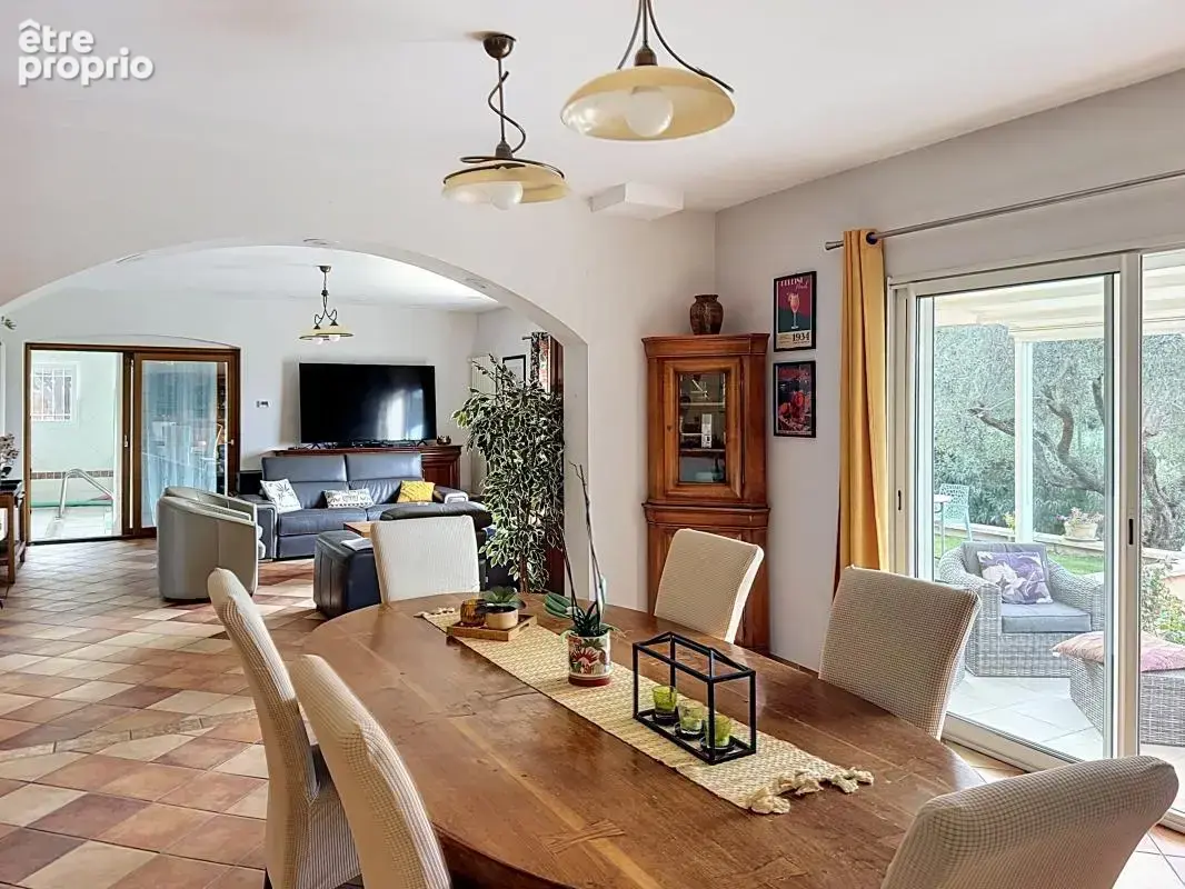 Maison 6 pièces 205 m² à vendre à Montfrin (30490) - photo 5