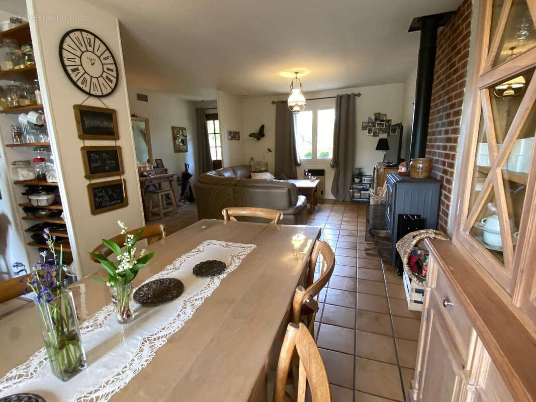 Maison à ETOUTTEVILLE