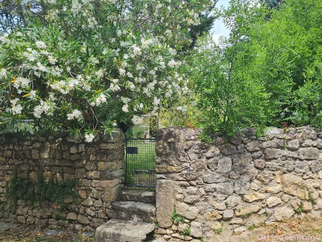 Maison à SAINT-DEZERY