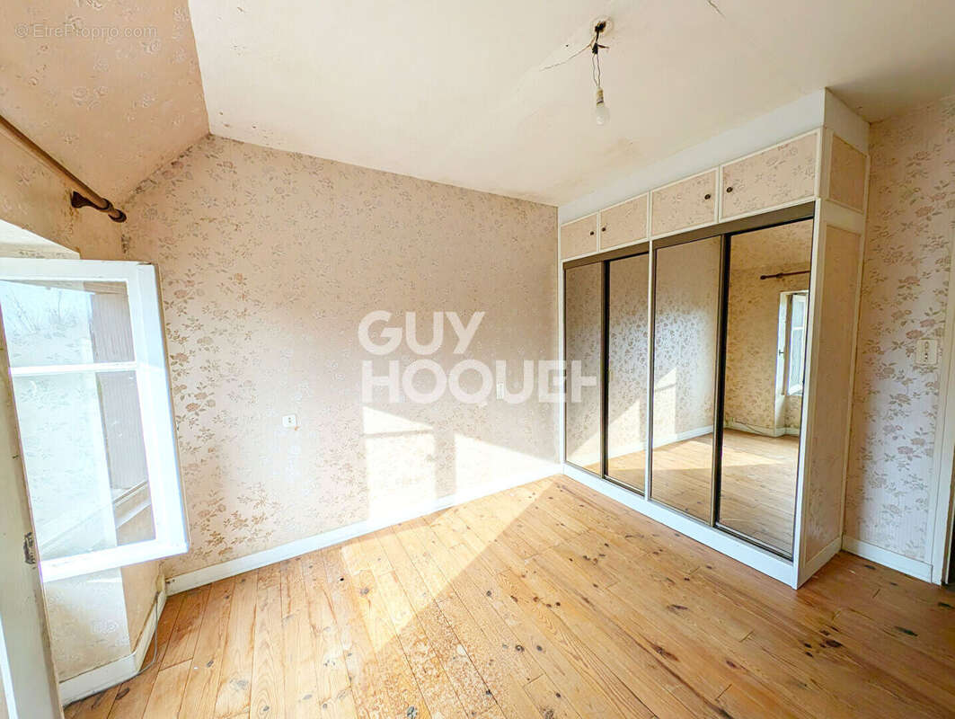 Maison à YVIGNAC-LA-TOUR