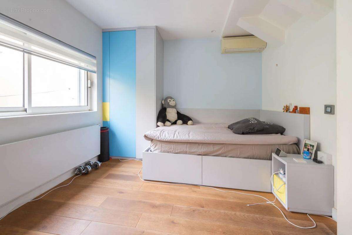 Maison à COURBEVOIE