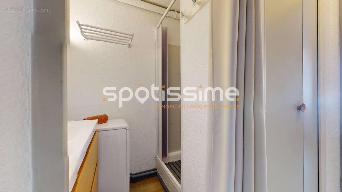 Studio cabine 4 couchages, loggia et parking - Vue Bateaux - photo 8
