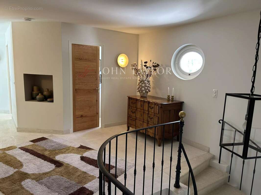 Maison à MONTELIMAR