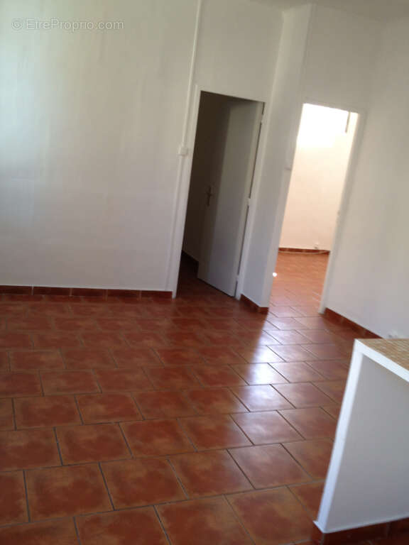 Appartement à MARSEILLE-4E