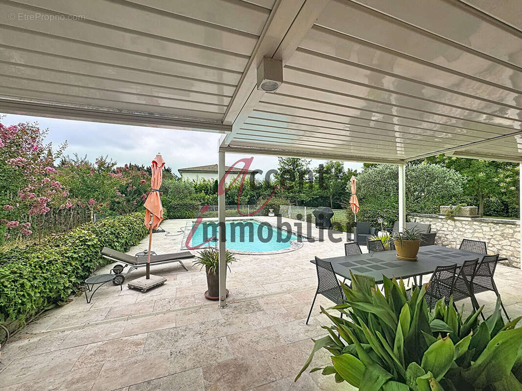 Cabannes, maison principale 180m² avec piscine sécurisée et son local d'activité - photo 4