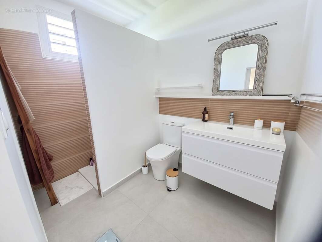 Villa premium T3 & son T2 à vendre à SAINTE ANNE Bourg (971) Guadeloupe - - photo 27