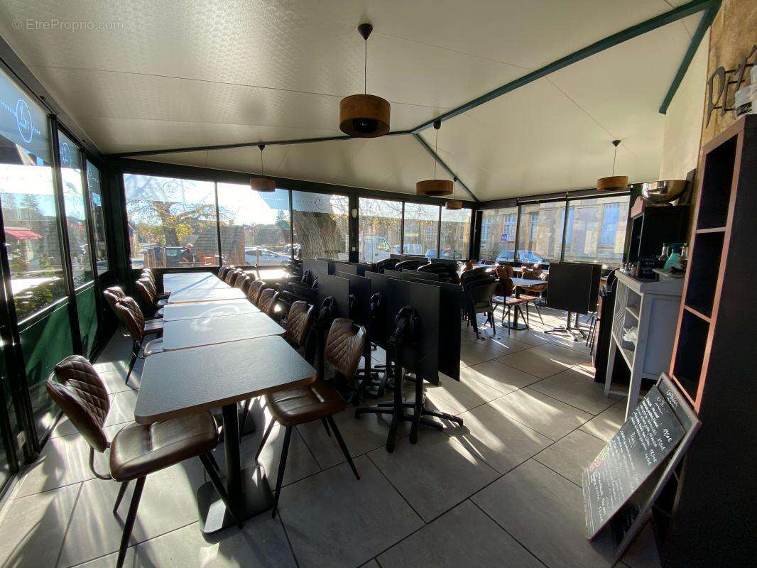 Commerce à TREMOLAT