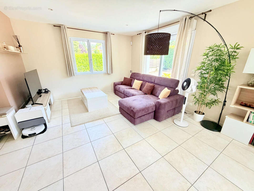 EXCLUSIVITE: 2 min Valleiry Villa contemporaine récente de 2007 dans un état impeccable... - photo 13