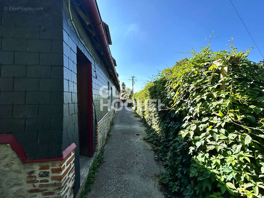 Maison à SAINT-MARTIN-DE-MAILLOC