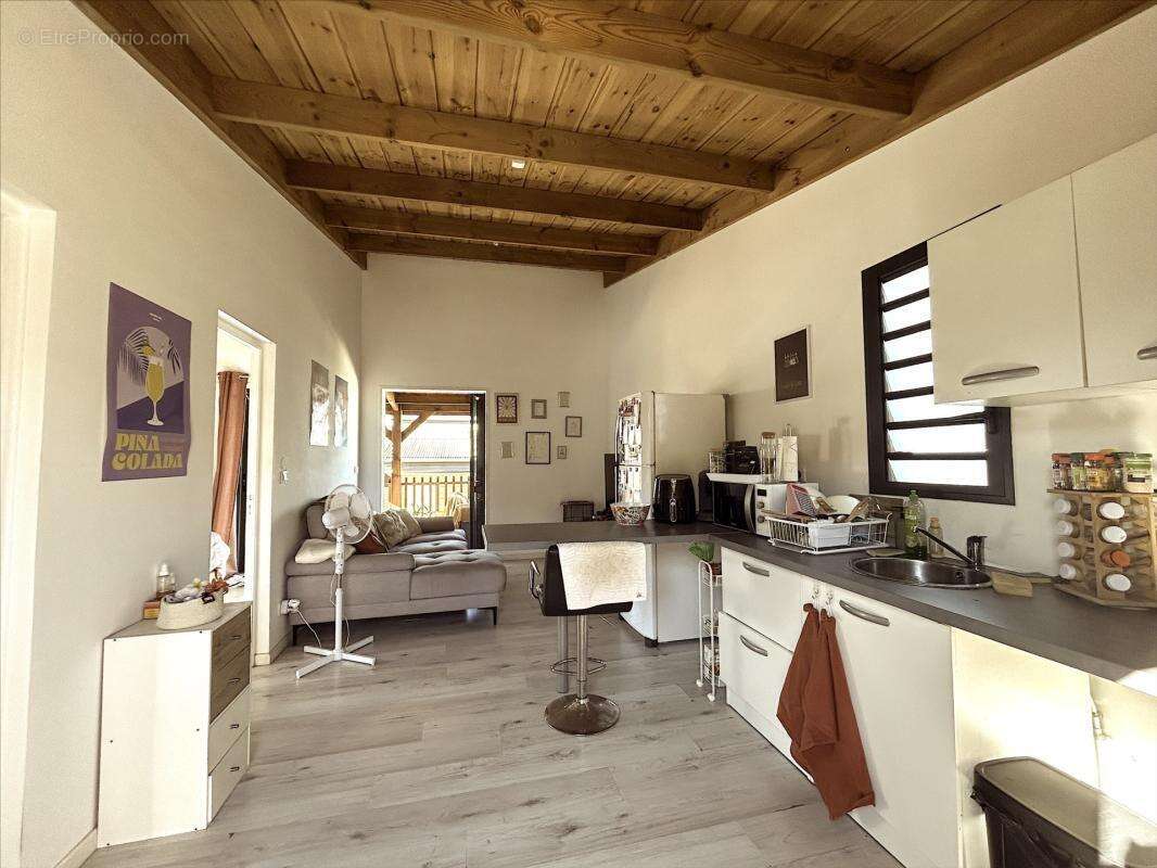 Appartement à LES AVIRONS