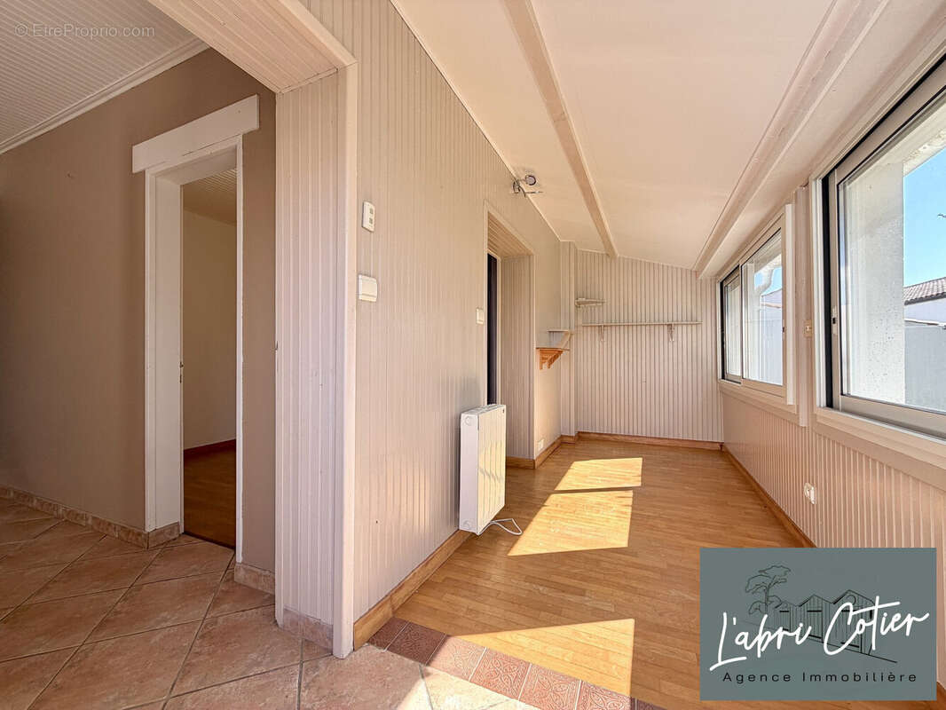 Bureau attenant chambre 1 - Maison à SAINT-HILAIRE-DE-RIEZ