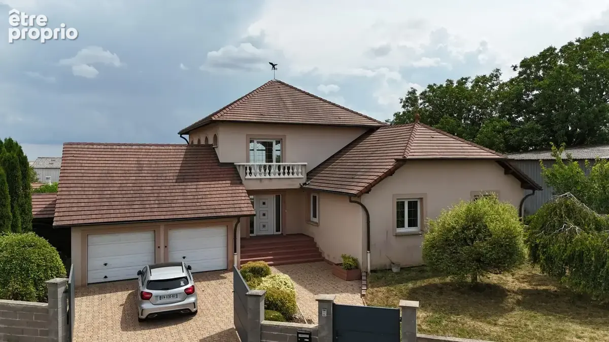 Maison à AUDUN-LE-ROMAN