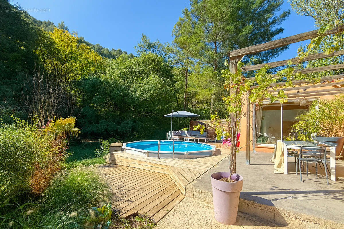 Maison à SOLLIES-TOUCAS