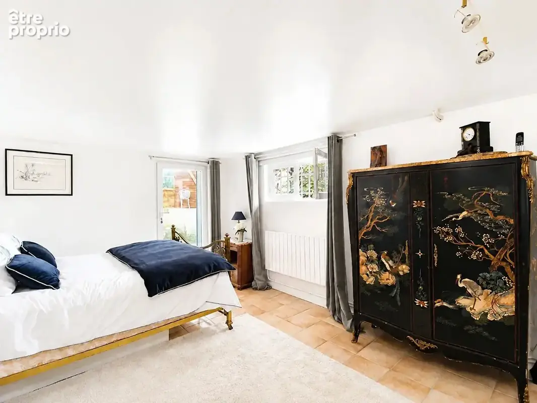 Chatou - maison de 115 m² avec beau potentiel - terrain de 1197 m² -  studio amenage de  35 m² - photo 9