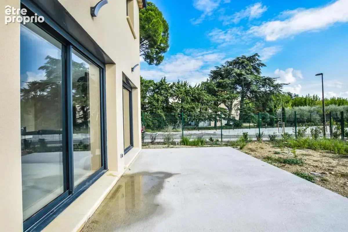 Superbe maison neuve avec DPE A, trois chambres, jardin et garage à Domazan ! - photo 1