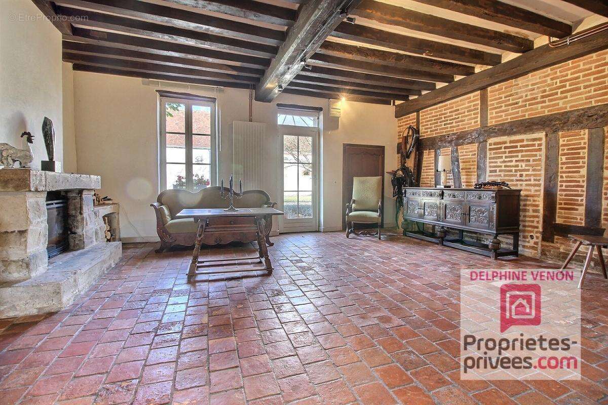 Exclusivité - Propriété avec beaucoup de cachet proche de Tigy ; Longère, Ecuries, piste d'entrainement, prés, bois et plan d'ea - photo 11