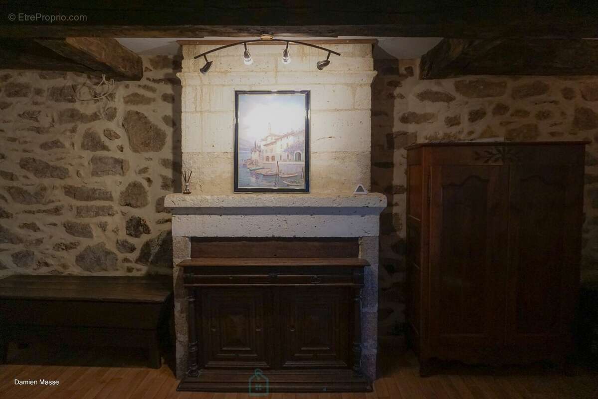 Maison à SAINT-SAUD-LACOUSSIERE