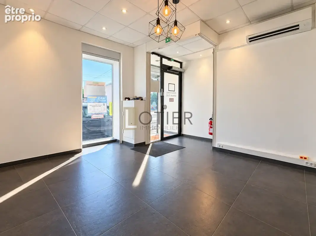 Investissement Nîmes   Murs commerciaux + studio loué   111 m2   24 240 €/an - photo 6