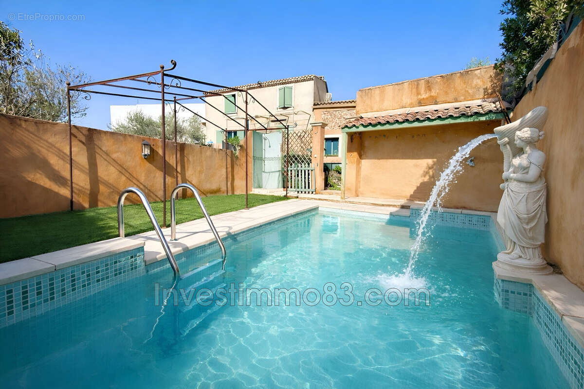 Maison à POURRIERES