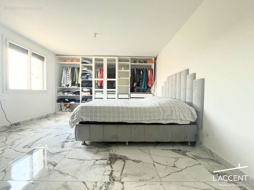 Maison à SAINT-GILLES