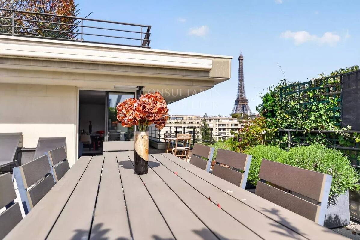 Appartement à PARIS-16E