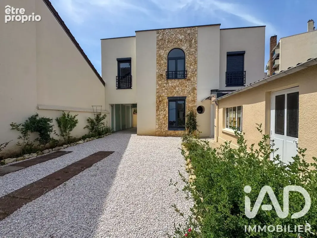 Photo 1 - Maison à SAINT-MAUR-DES-FOSSES
